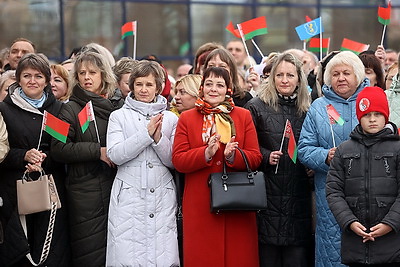 Для здоровья жителей. В Слониме к 7 ноября открыли ФОК и воркаут площадку