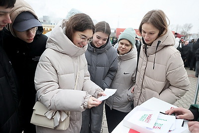 Городской квест и интерактивные площадки: второй день \"Марафона единства\" проходит в Бресте