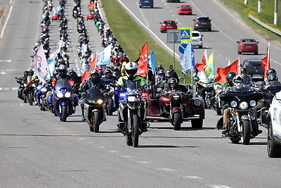 Мотопробег в честь дня госсимволов собрал в Витебске более 300 байкеров