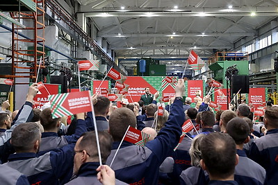 Проект \"Разам працуем, разам спяваем!\" встречают предприятия Бреста