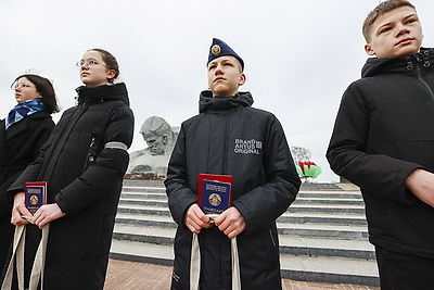 В Брестской крепости школьникам вручили паспорта