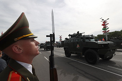 Военный парад в честь Дня Независимости прошел в Минске