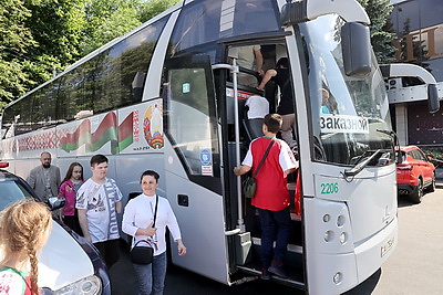 Ребята из Донбасса на пути домой после реабилитации в белорусском санатории побывали в Гомеле