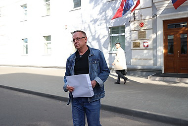 Посольство Польши отказалось принять у Томаша Шмидта пакет документов