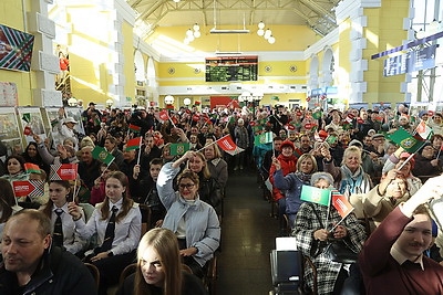 \"Марафон единства\": в Жлобине прошли \"Знаковая встреча\" и выставка \"Беларусь. Взлет\"