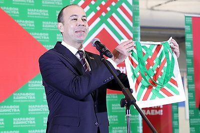\"Разам працуем, разам спяваем!\": проект \"Марафона единства\" проходит в Барановичах
