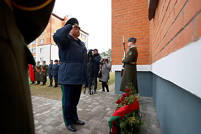 Мемориальную доску защитнику конституционного строя открыли в Пинском районе