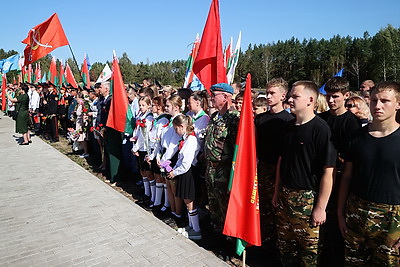 Более 300 музейных экспонатов вооружения и техники установлены в Беларуси