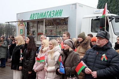 Доехать до каждого сельского жителя. Ключи от 30 новых автолавок вручили в Могилеве