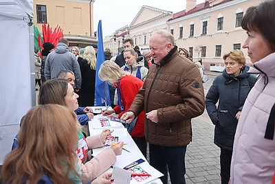 Сбор подписей для выдвижения кандидатов в Президенты Беларуси стартовал 7 ноября