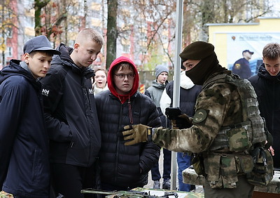 Витебские школьники побывали в войсковой части 5524