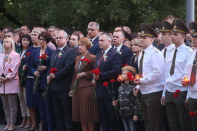 Гомельская молодежь на рассвете почтила память героев-освободителей и жертв ВОВ