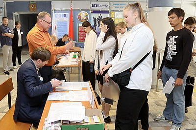 В Беларуси проходит ЦТ по четырем предметам