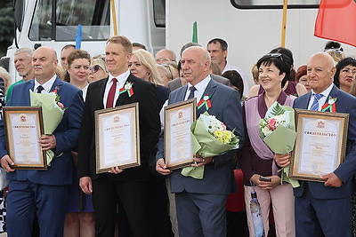 Лучшие трудовые коллективы области чествовали в Витебске