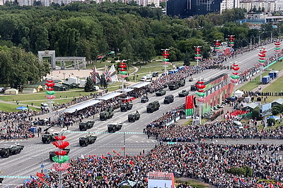 Военный парад в честь Дня Независимости прошел в Минске