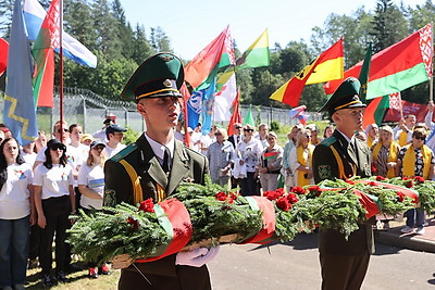 На Кургане Дружбы отдали дань памяти советским воинам