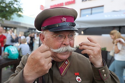 Атмосферу последнего мирного дня 1941-го воссоздали в Бресте