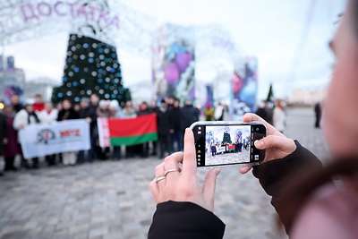 Старт конкурса \"Елки нашего города\" состоялся на площадке у Дворца спорта в Минске