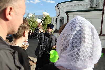 В преддверии Пасхи православные верующие освятили пищу в храмах Беларуси