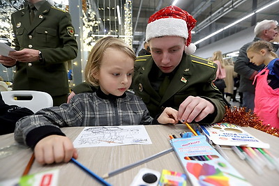 Масштабный новогодний праздник прошел в Минске