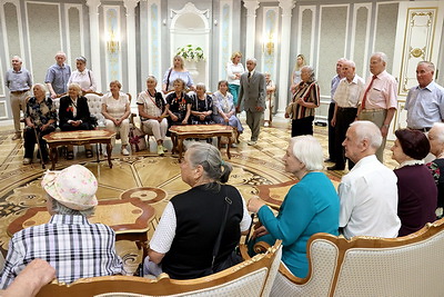 Ветераны и бывшие малолетние узники посетили Дворец Независимости