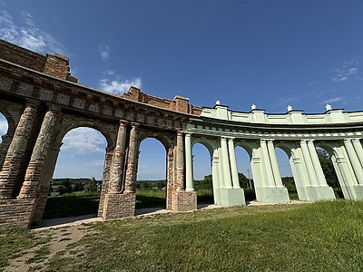 Дворцовый комплекс в Ружанах - памятник архитектуры ХVI-ХVIII вв.