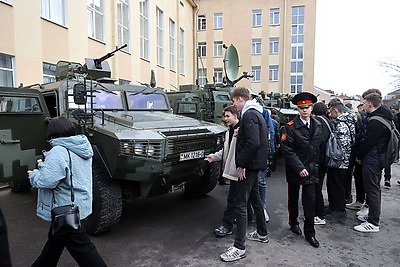 Около 700 школьников собрала акция \"Готовы Родине служить\" в Гродно