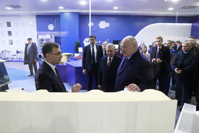 Производственный комплекс в Ташкенте посетили Лукашенко и Мирзиёев