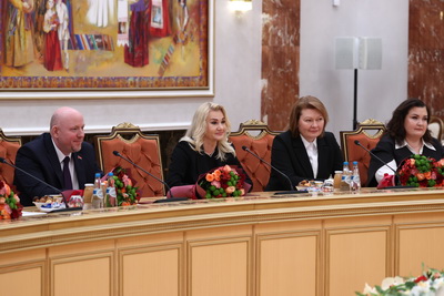 Лукашенко вручил дипломы доктора наук и аттестаты профессора