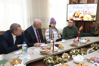 Караев встретился с эвакуированными из Газы семьями в Волковыске