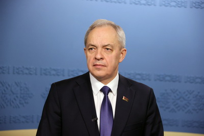 Лукашенко принял с докладом главу Администрации Президента