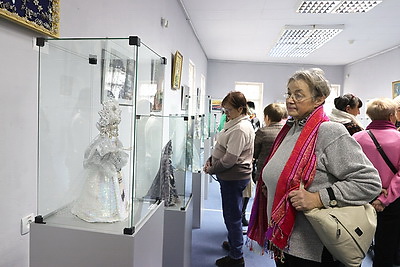 Выставка авторских кукол открылась в витебской ратуше