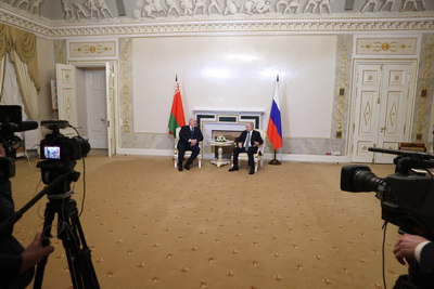 Лукашенко о переговорах с Путиным: мы очень серьезно погрузились в экономику и вопросы военно-промышленных комплексов
