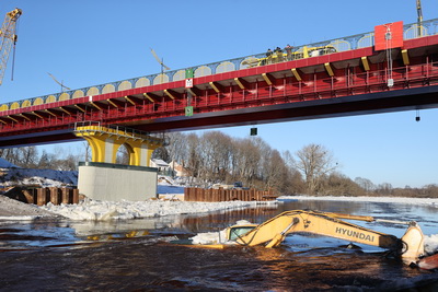 СК возбудил уголовное дело по факту обрушения неэксплуатируемого моста в Лидском районе
