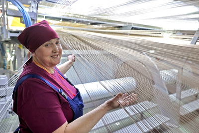 Женщины в профессии: ткач \"Витебских ковров\" более 32 лет трудится на производстве