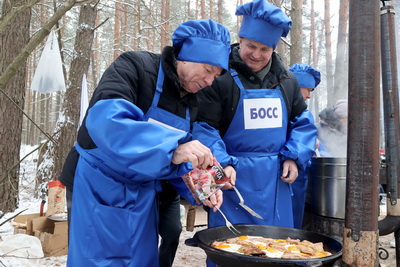 Вкусная уха и зимние забавы: районный праздник \"С Рождеством-2024\" прошел в Могилеве