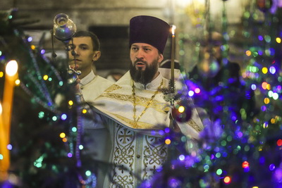 Светлый праздник Рождества: праздничная служба в храмах Бреста