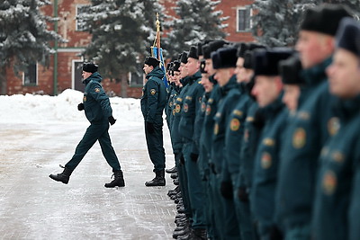 Около 80 молодых сотрудников МЧС приняли присягу в Брестской крепости