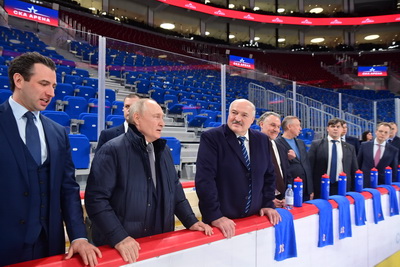 Лукашенко и Путин посетили крупнейший хоккейный стадион в мире