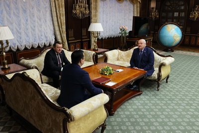 Лукашенко встретился с послом Таджикистана