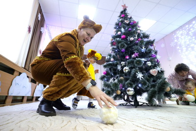 Малыши из Дома ребенка №1 в Минске показали новогоднее представление