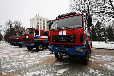 Пять новых пожарных автоцистерн переданы в гарнизоны МЧС Брестской области