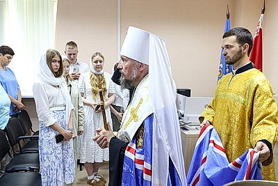 Митрополит Вениамин пообщался с пациентами РНПЦ детской хирургии
