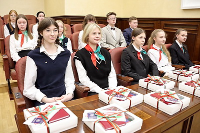 \"Воспитывает чувство гражданственности и патриотизма\". Миклашевич об акции \"Мы - граждане Беларуси!\"