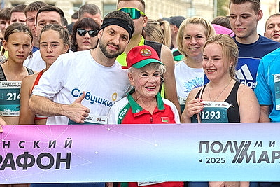 Самый массовый забег года. 10-й Минский полумарафон собрал 25 тыс. любителей бега