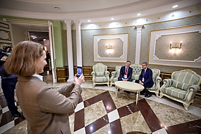 Главы делегаций ЕАГ посетили Дворец Независимости