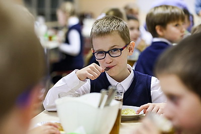 В школах Беларуси подходит к завершению первая учебная четверть