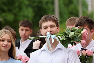 Последние звонки прозвенели для выпускников школ Беларуси