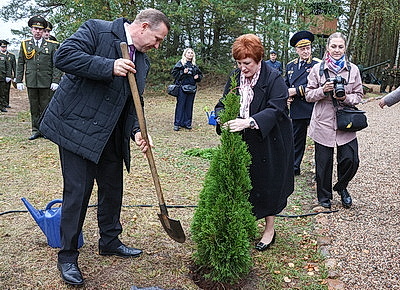 \"Молчаливое эхо войны\". В рамках патриотической акции на мемориале в Крупском районе открыли часовню