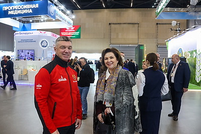 Делегаты ВНС из разных регионов страны посетили выставку \"Моя Беларусь\"